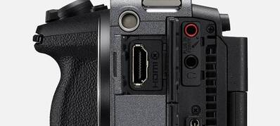 Full size HDMI and 3.5mm audio connections